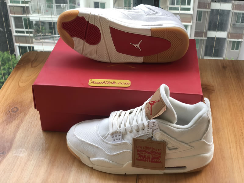 Levi's x Air Jordan 4 Retro 'White Denim' For Sale Bottom Images Levi's x Air Jordan 4 Retro 'White Denim' For Sale Bottom Images