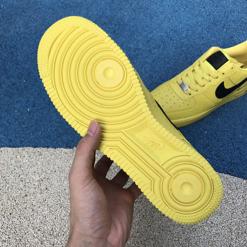 Supreme The North Face Nike Air Force 1 Sup AF1 Low Yellow Black AR3066-400 In Hand Sole Image Supreme The North Face Nike Air Force 1 Sup AF1 Low Yellow Black AR3066-400 In Hand Sole Image
